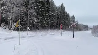 Empty timber train T 3381 (Jy → Alv) making it’s way in snowy conditions.