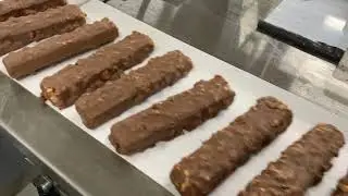 Energy bar packaging machine