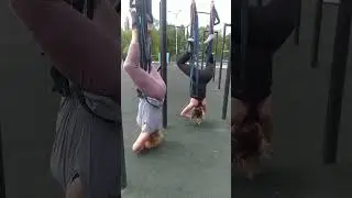 Аэройога на спортивной площадке парка Победы