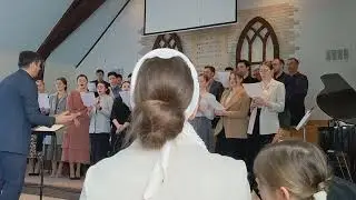 Снова принесли в Божий дом детей