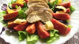 САЛАТ ИТАЛЬЯНСКИЙ .Салат с куриной грудкой и помидорами.