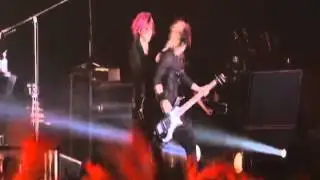 Aoi tries to reveal Reita's Nose