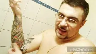 Как правильно снимать защитную заживляющую пленку для татуировок.