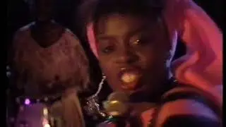 Anna Mwale -  Ex E Cuse Me