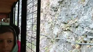 Едем на паровозике по Гуамскому ущелью. #адыгея #туризм