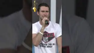 Is there anyone out there? Cause it's gettin' harder and harder to breathe 🔊 #maroon5 #live 8