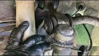 Replacing the upper ball joint assembly W126