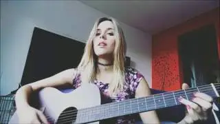 Красивая девушка божественно поёт | Beautiful girl sings divinely