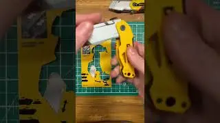 DeWalt Retractable Auto-load Folding Utility Knife DWHT10035 UNBOXING 