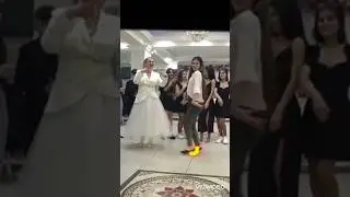 The Uzbek dance that everyone has been waiting for