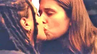 Conversations with Friends 1x10 / Kissing Scenes - Bobbi and Melissa ( Sasha Lane and Jemima Kirke )