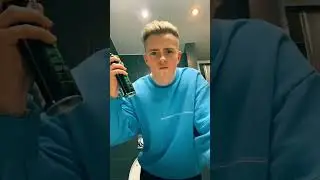 А быть может они так и придумали эту заставку?😂😂😂