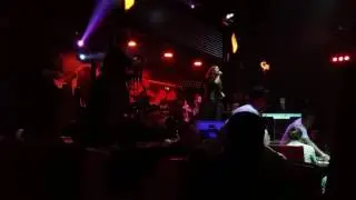 Niran Ünsal - Kafama Sıkar Giderim