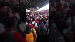 pet exam ke liye lagi hui bheed