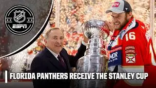 Florida Panthers captain Aleksander Barkov hoists the Stanley Cup 🏆 [TROPHY CEREMONY] | NHL on ESPN