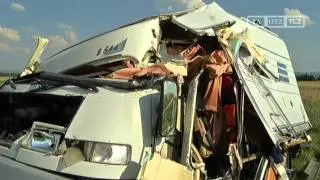 Wohnmobil überschlägt sich auf der A4