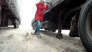 как девушке расцепить полуприцеп от американского тягача вольво
