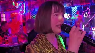 Anette singt 