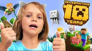 10 лет Minecraft Катя исследует новую локацию