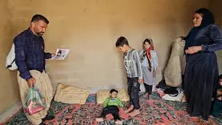 The help and return of the kind man before Reza Fatemeh Abbas