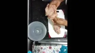 Desossando peito de frango 