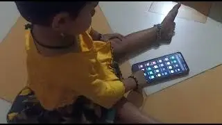 दीड वर्षाची वीरा यू ट्यूब ओपन करायला लागली.😱