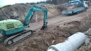 Бетонная труба на заезд в канаву в Рощино. Жби труба 600мм. Заезд на участок для грузовика