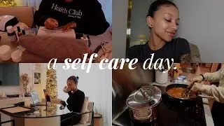 A SELF CARE DAY | nails, skincare, work from home, cooking & more.