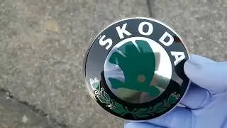 škoda superb 2   výmena predného znaku