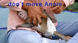 Change diaper for Annie, but adorable Annie moving so strong..!
