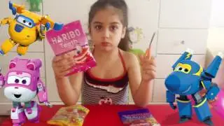 Harika Kanatlar Haribo Jelibon ile Renkleri Öğreniyorum Çocuk Videosu
