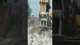 Демонтажные работы гидравлическими челюстями установленными на полноповоротный экскаватор