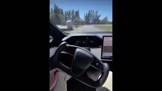 Tesla FSD Beta V Roundabout!
