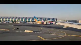 EMIRATES 777 LANDING AT DUBAI AIRPORT