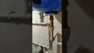 Расширительный бак сгнил от воды,медные трубы,котельная.