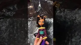 Clawdeen Wolf Monster High doll unboxing| School’s Out 💜