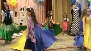 Гусеница и бабочки