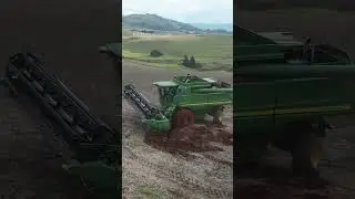 John Deere Combine is Stuck !  #farming #johndeere #agriculture