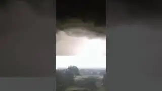 Lightning strike #lightning #lightningstrike #cloudbrust