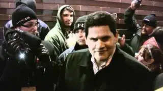 Reggie Fils-Aime Greets Fans at NYC Midnight Launch