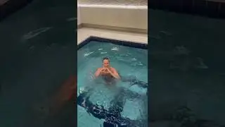 А вы любите холодную воду? #music #chihuahua #puppy #сауна #баня #холодныйдуш #отдых