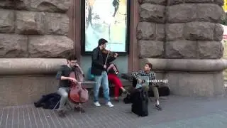 Ребята очень классно играют.Послушай сам