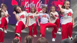 Лера танцует🔥 Нашли сиделку для Симы❤️ Свидание у водопадов