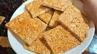 सिर्फ 3 चीज़ो से 10 Min में 1दम कुरकुरी तिल मूंगफली की गजक बिना ख़राब हुए| Peanut Til Gud Gajak Recipe
