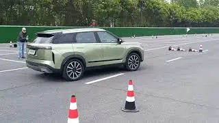 Jaecoo J7 лосиный тест и авто слалом  - тест драйв на фабрике
