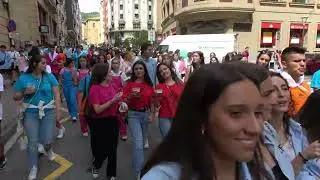 BAJADA DE CUADRILLAS PARA RECIBIR A LOS DULZAINEROS