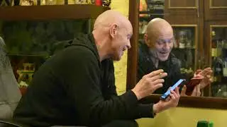 Евгений Мякишев читает своё стихотворение Silencium Amores