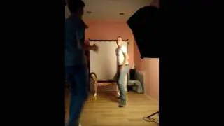 Komik dans dansı bırakıp birbirlerini dövüyolar :D :D