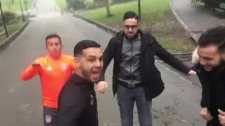 Aymane Serhani ft  Mourad Majjoud   Labsa Jelaba     لابسة الجلابة Clip Selfie