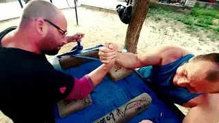 Armwrestling training. Вечірнє тренування на вулиці. Арм тренінг.